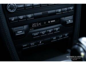 Image 29/37 of Porsche 911 Carrera 4S (2009)