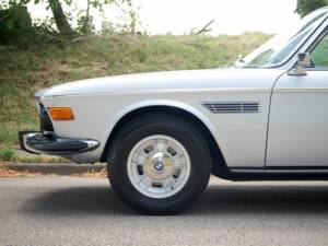Image 2/26 of BMW 3.0 CSi (1973)