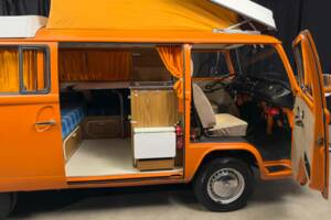 Image 16/59 of Volkswagen T2b Westfalia (1973)