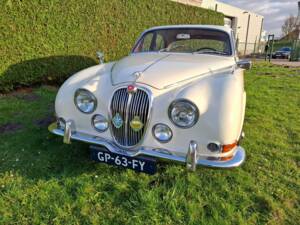 Image 2/68 de Jaguar Type S 3.4 (1964)