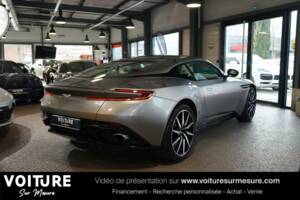Image 2/29 of Aston Martin DB 11 V12 (2018)