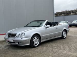 Image 3/50 of Mercedes-Benz CLK 230 Kompressor (2001)