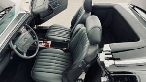 Immagine 24/58 di Mercedes-Benz 560 SL (1989)