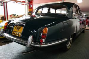 Image 4/29 of Jaguar S-Type 3.4 (1966)