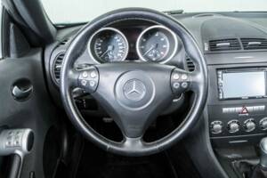 Immagine 8/50 di Mercedes-Benz SLK 200 Kompressor (2004)