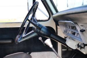 Image 36/52 of Ford F-100 (1967)