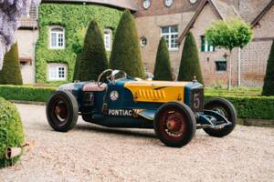 Image 2/25 of Pontiac Economy Eight Special (1933)