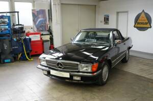 Image 6/38 de Mercedes-Benz 560 SL (1987)