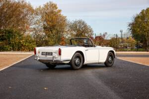 Image 10/42 of Triumph TR 4A (1966)