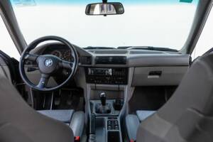 Immagine 2/8 di BMW M5 (1991)