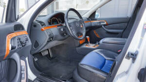 Image 6/51 of Mercedes-Benz S 65 AMG L (2004)
