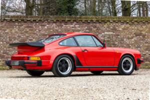 Bild 39/50 von Porsche 911 Carrera 3.2 (1988)