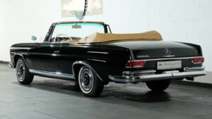 Bild 3/34 von Mercedes-Benz 220 SE b (1963)