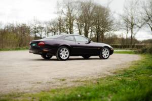 Image 14/42 of Jaguar XK8 4.0 (1999)