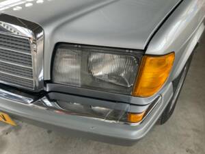 Afbeelding 9/38 van Mercedes-Benz 420 SEL (1986)