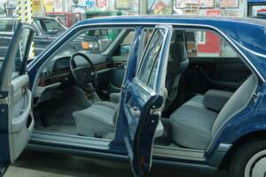 Bild 49/50 von Mercedes-Benz 300 SE (1990)