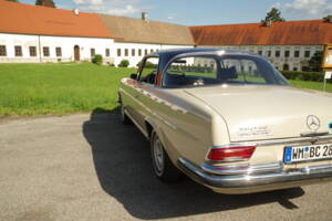 Afbeelding 19/73 van Mercedes-Benz 280 SE (1969)