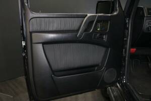 Imagen 12/50 de Mercedes-Benz G 500 (SWB) (2006)