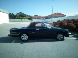 Bild 7/8 von Alfa Romeo 1.6 Spider (1989)