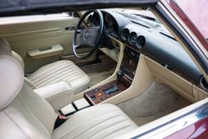 Immagine 12/21 di Mercedes-Benz 560 SL (1988)