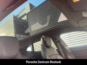 Bild 17/28 von Porsche Taycan 4 Cross Turismo (2025)