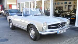 Image 11/34 de Mercedes-Benz 230 SL (1966)