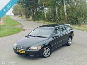 Image 2/40 de Volvo V 70 2.4 (2005)