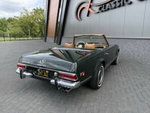 Image 14/50 de Mercedes-Benz 280 SL (1969)