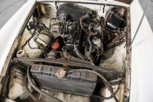 Afbeelding 34/50 van MG MGB GT (1972)