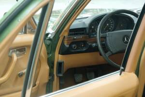 Image 20/50 de Mercedes-Benz 350 SE (1975)