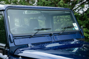Image 14/50 de Land Rover Defender 90 Td5 (2003)