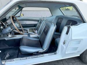 Image 12/36 of Ford Mustang Custom (1967)