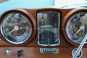 Image 30/32 of Mercedes-Benz 250 SE (1967)