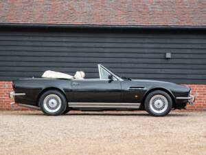 Bild 2/59 von Aston Martin V8 EFi Volante (1988)