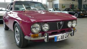 Bild 22/36 von Alfa Romeo 2000 GT Veloce (1975)