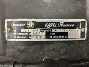 Image 25/26 of Alfa Romeo Montreal (1976)