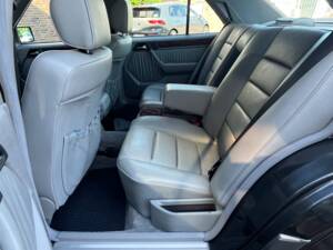 Imagen 23/64 de Mercedes-Benz E 500 (1993)