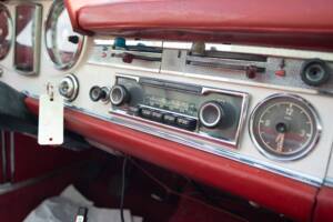 Image 15/33 de Mercedes-Benz 230 SL (1965)