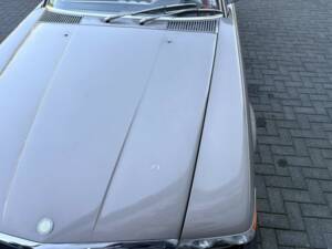 Image 18/50 of Mercedes-Benz 560 SL (1987)