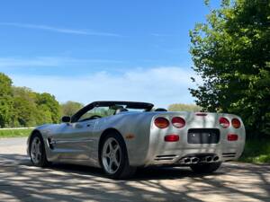 Image 11/50 of Chevrolet Corvette (2001)