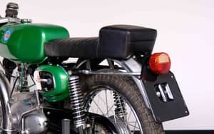 Image 40/57 of Benelli 125 Sport Special (1971)