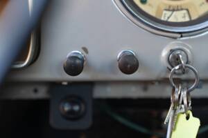 Image 37/50 of Morris Minor 1000 (1958)