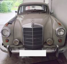 Afbeelding 1/12 van Mercedes-Benz 220 S (1959)