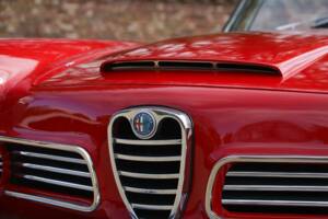 Image 20/50 of Alfa Romeo 2600 Spider (1962)