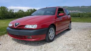 Bild 1/8 von Alfa Romeo 145 1.4 T. Spark (1997)