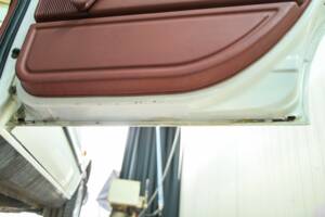 Image 48/50 de Volvo 740 (1984)