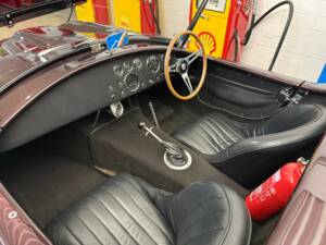 Image 6/17 of AC Cobra 427 (1968)