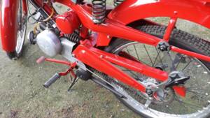 Immagine 9/41 di Moto Guzzi Motoleggera 65 (1952)