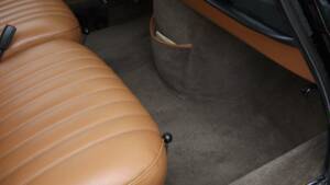 Image 16/35 of Citroën DS 21 Pallas (1969)