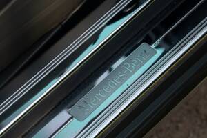 Image 37/50 of Mercedes-Benz CL 500 (2002)